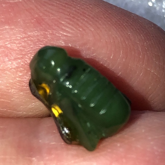 Vintage gold tone Jade bug fly tie pin tack - Picture 6 of 7